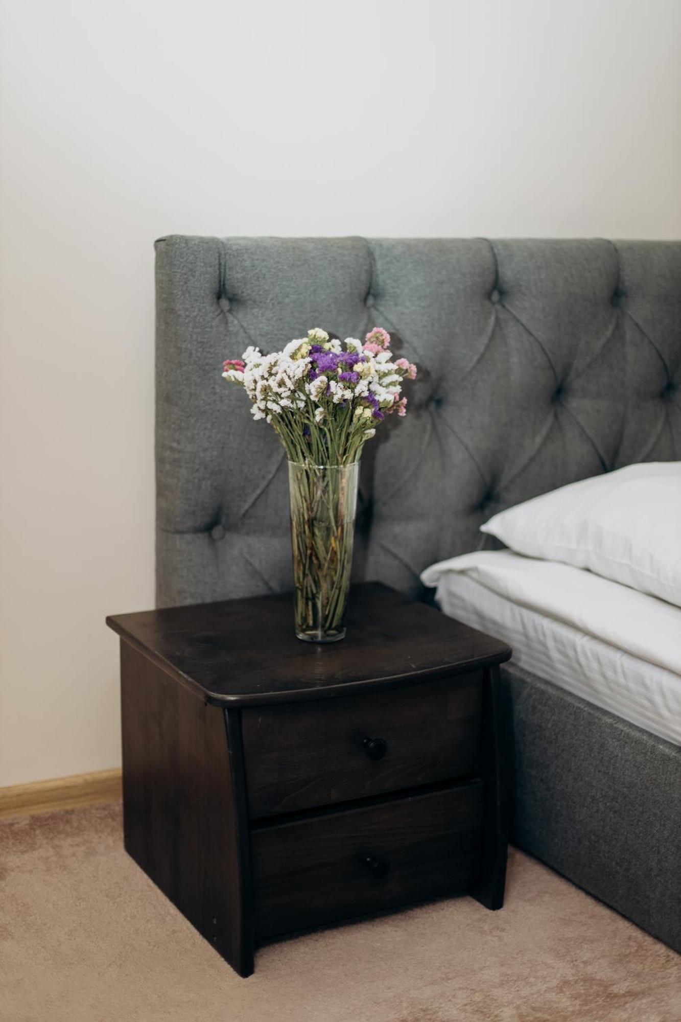 Eduard Hotel Uzhhorod Bagian luar foto