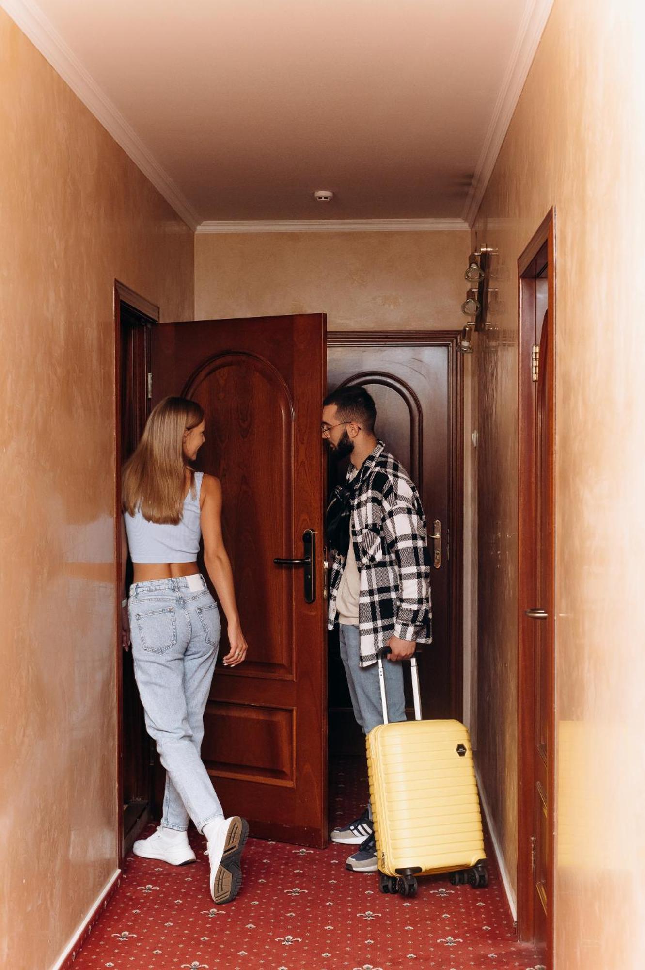 Eduard Hotel Uzhhorod Bagian luar foto