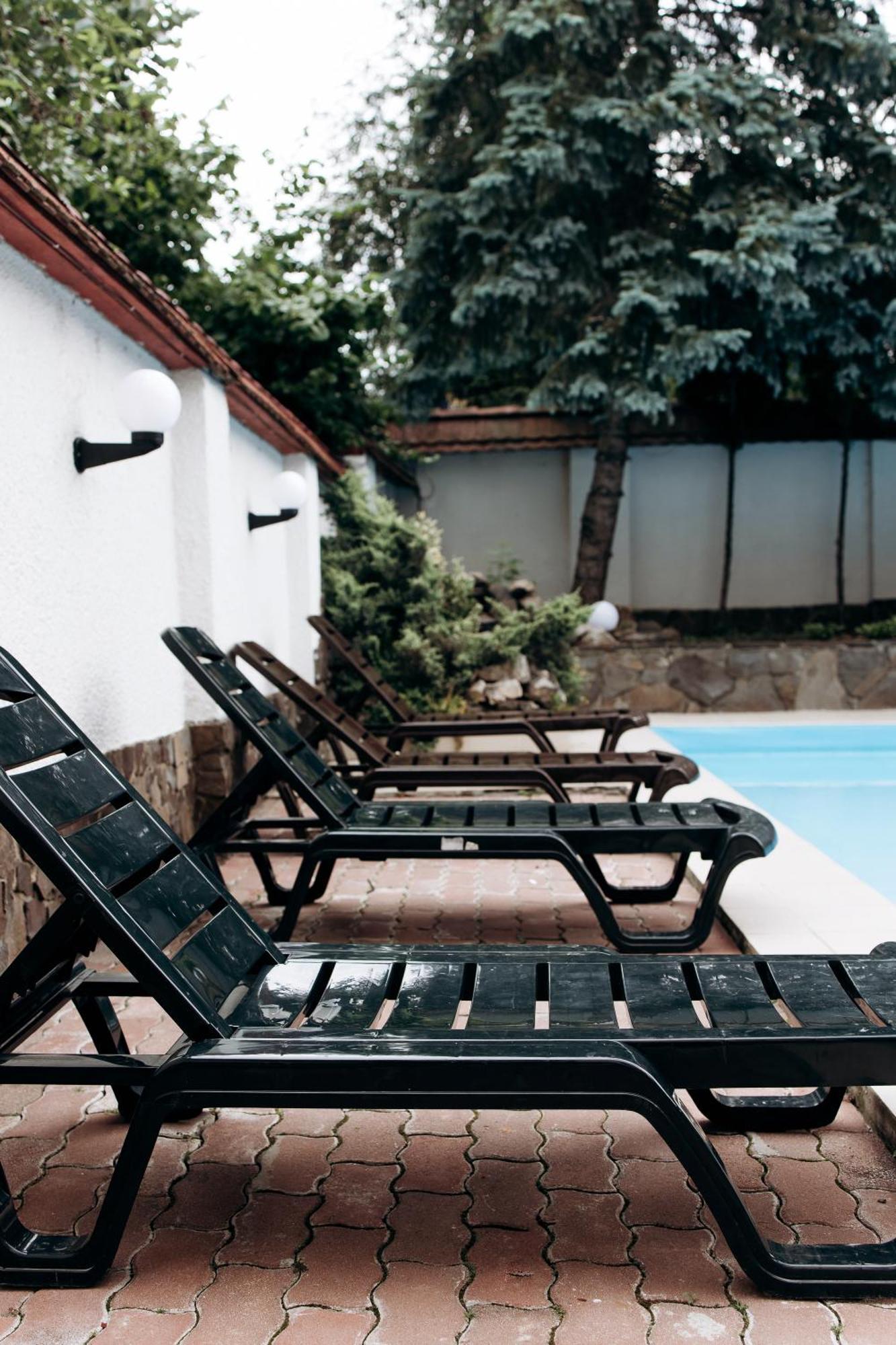 Eduard Hotel Uzhhorod Bagian luar foto